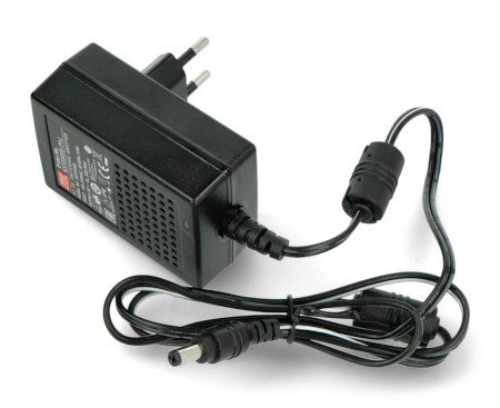 5V / 4A Netzteil mit DC 5,5 / 2,1 mm Stecker.