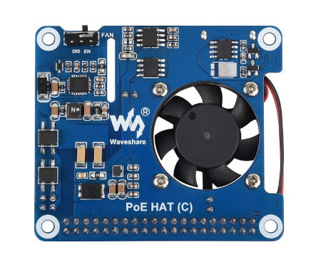 Die Kappe hat einen Lüfter, der den Raspberry Pi effektiv kühlt.